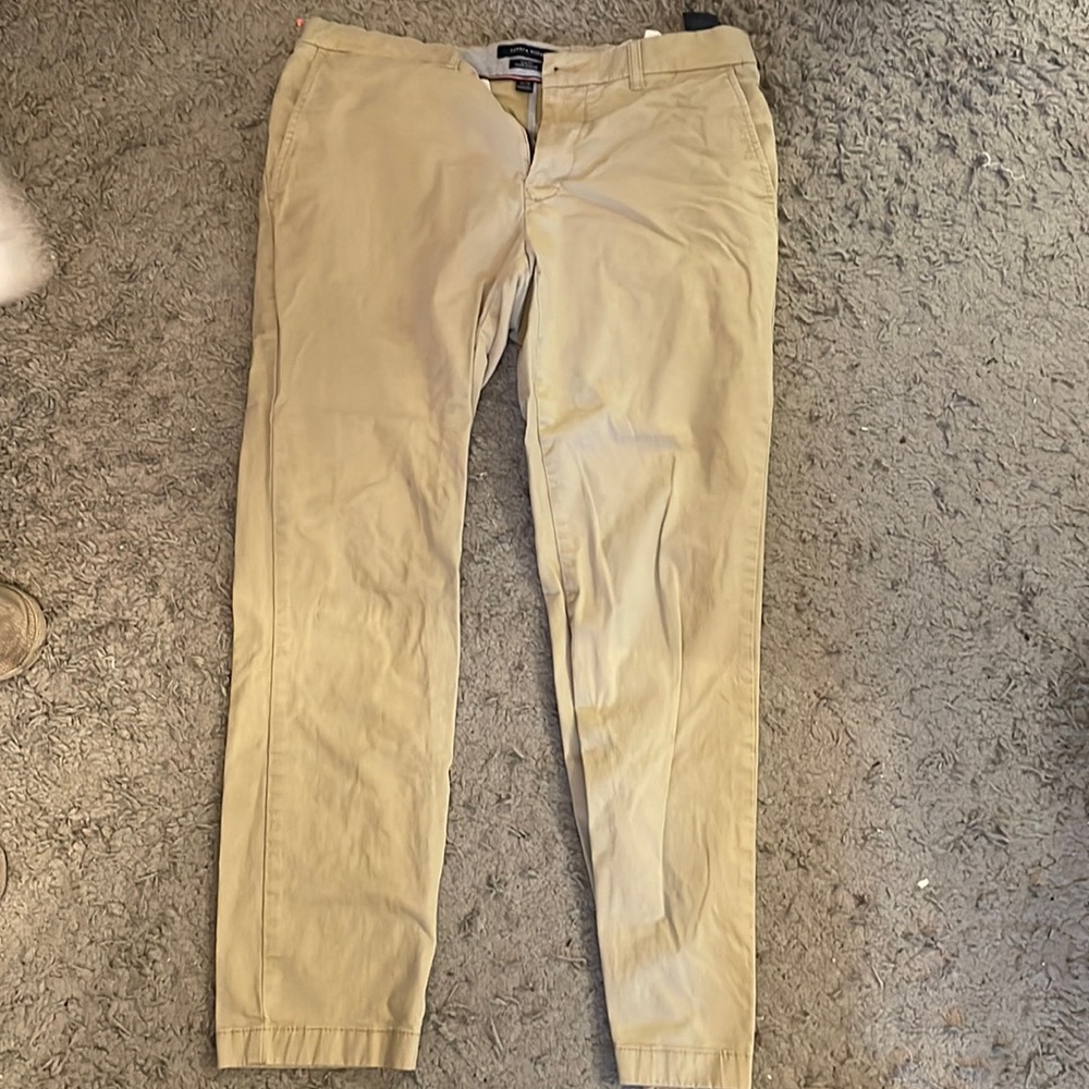 Tommy khakis 2/2